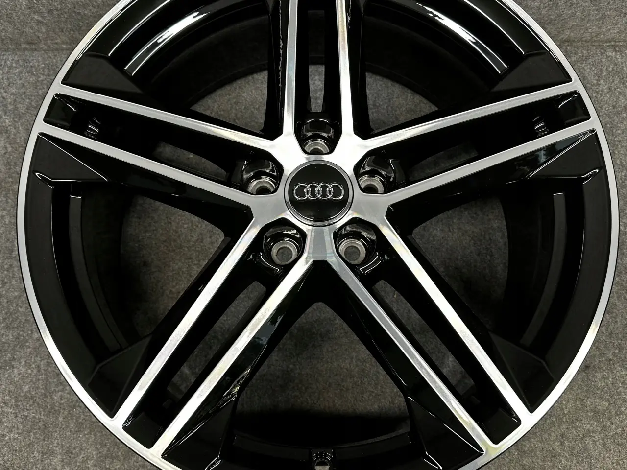 Billede 2 - AUDI Q5 80A 8Jx19 19” S-LINE