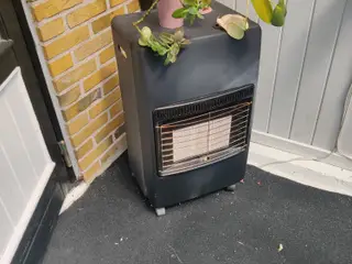 Gasovn med tilhørende gasflaske