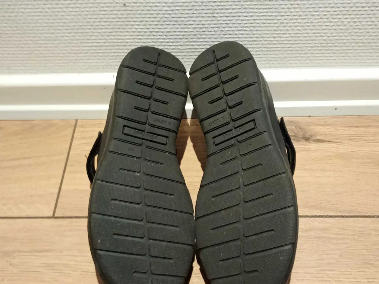 Billede 2 - Damesandaler med Velcro, NEW FEET, str. 41. Som ny