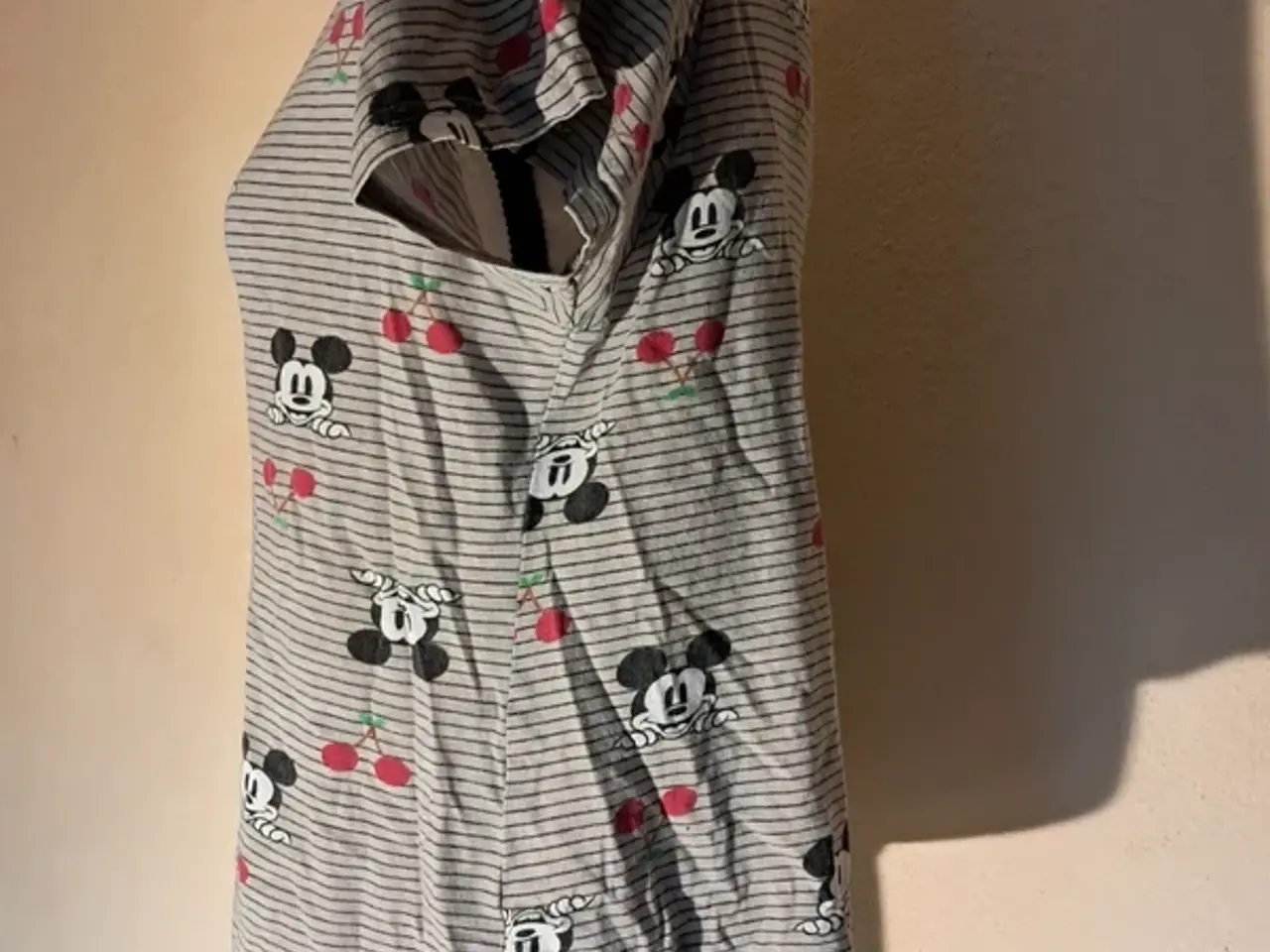 Billede 4 - Disney str. M t-shirt