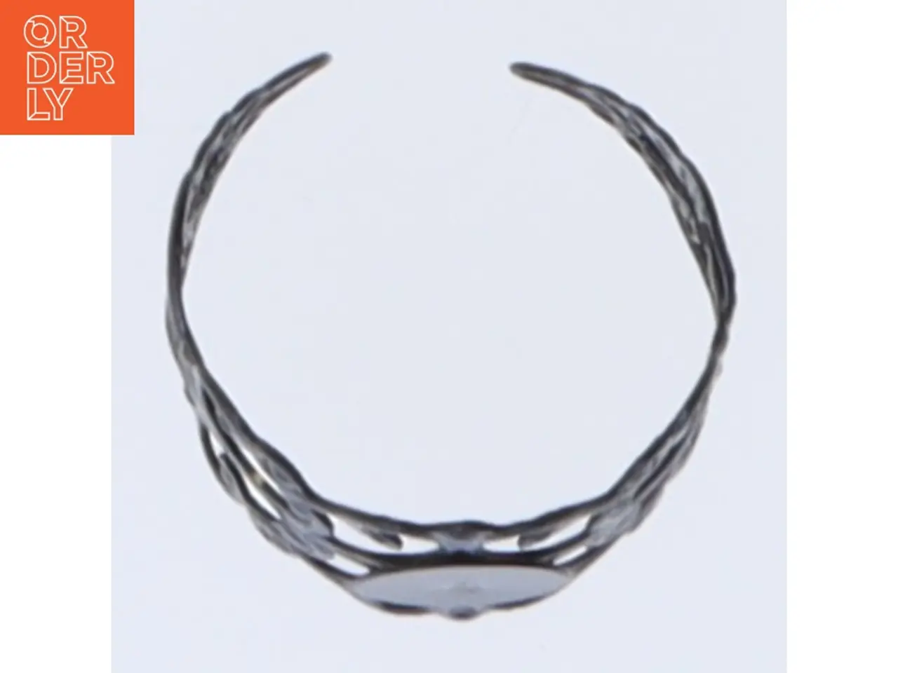 Billede 2 - Sort dekoreret ring (str. 63 mm)