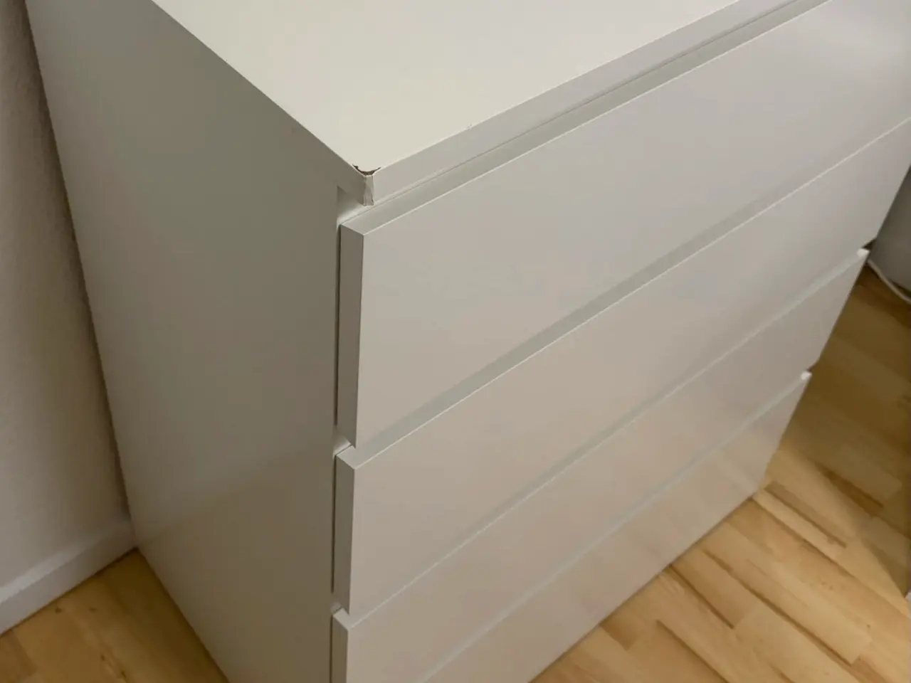 Billede 2 - Malm kommode med 4 skuffer – Hvid