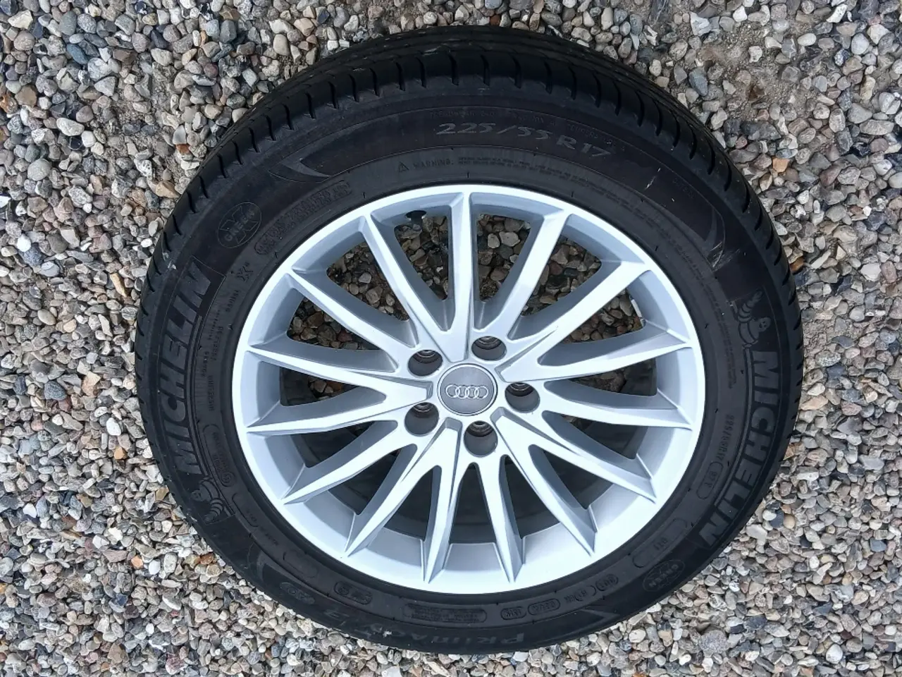 Billede 1 - Original 17-tommer Audi-alufælge, der specifikt er