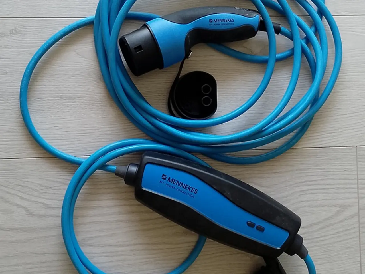 Billede 2 - Menneke mormor ladekabel 7 meter