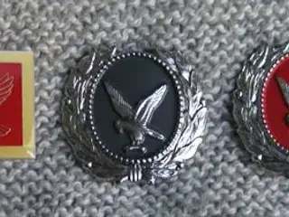 3 FALCK Kasket & Skråhue mærker 