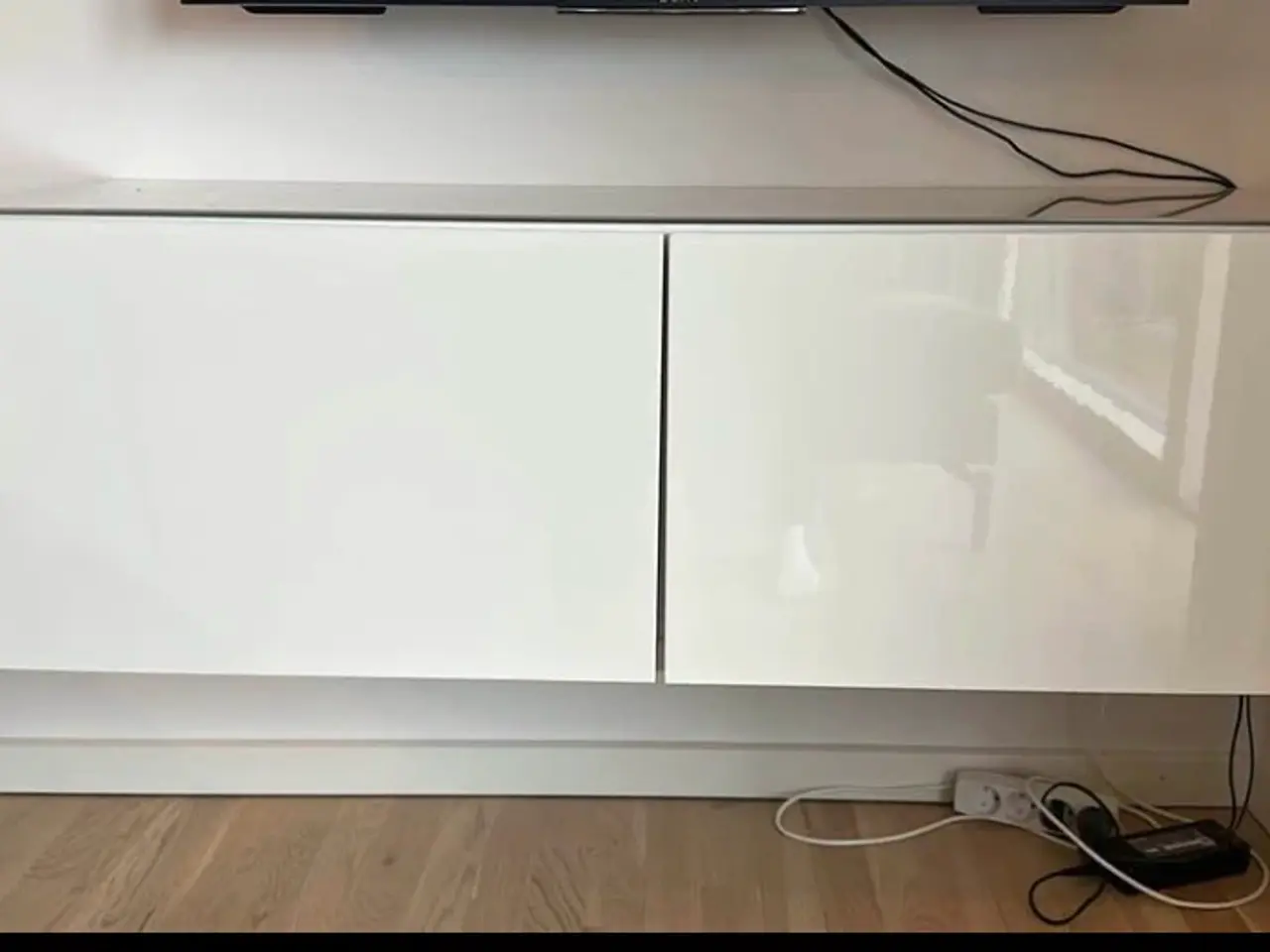 Billede 1 - TV-møbel