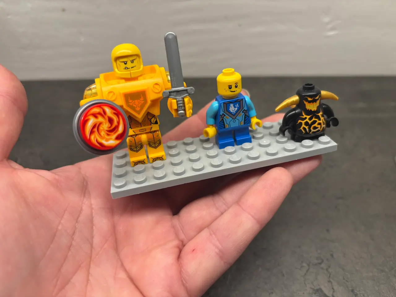Billede 2 - LEGO Nexo Knights minifigur/power shields