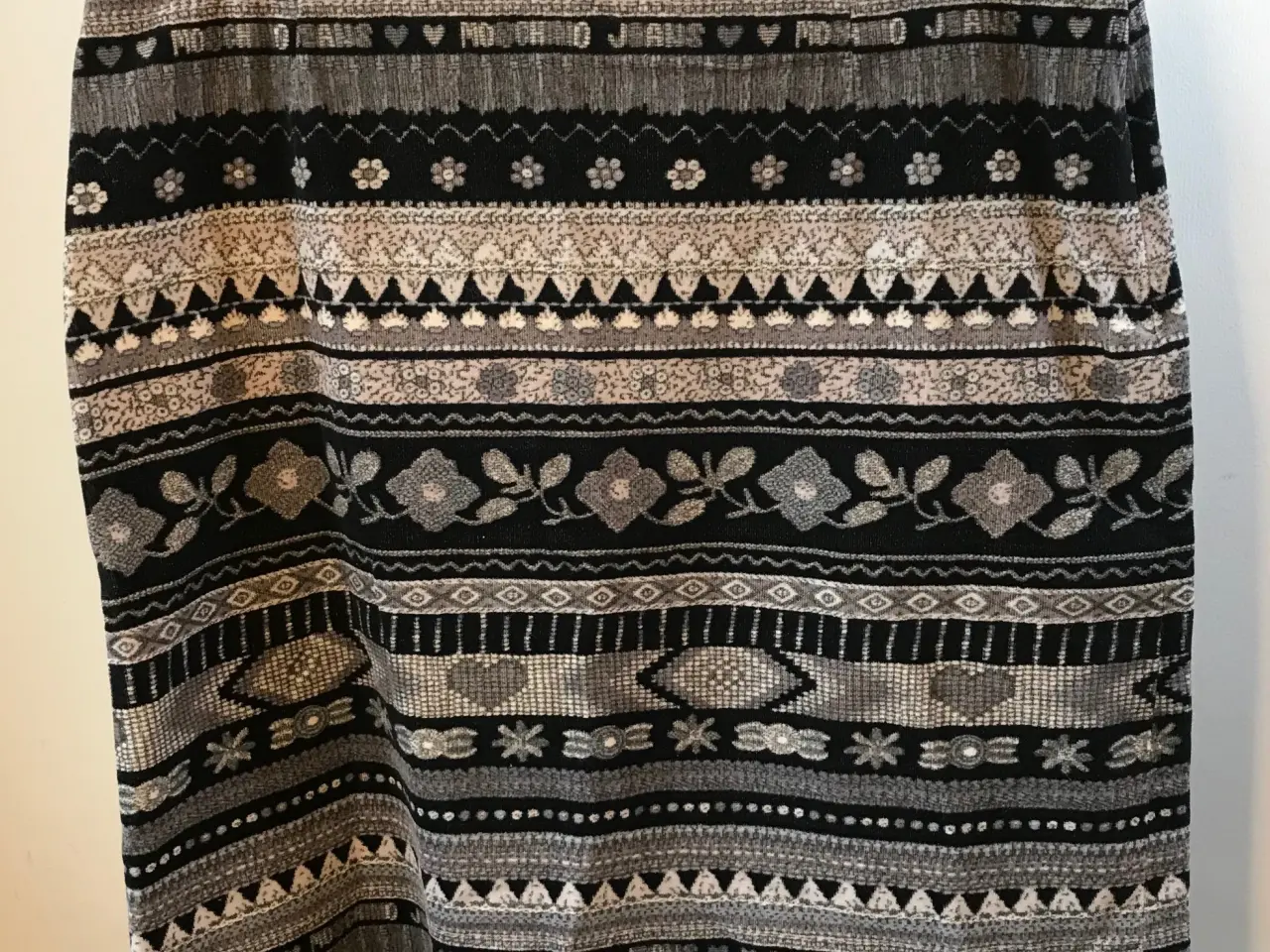 Billede 1 - Moschino, superflot nederdel, str 42