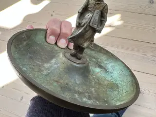 Bronzeskål med figur F.eks. til halloween 