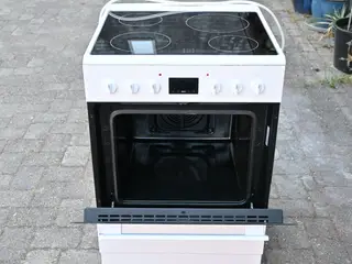 Gram glaskeramisk komfur.