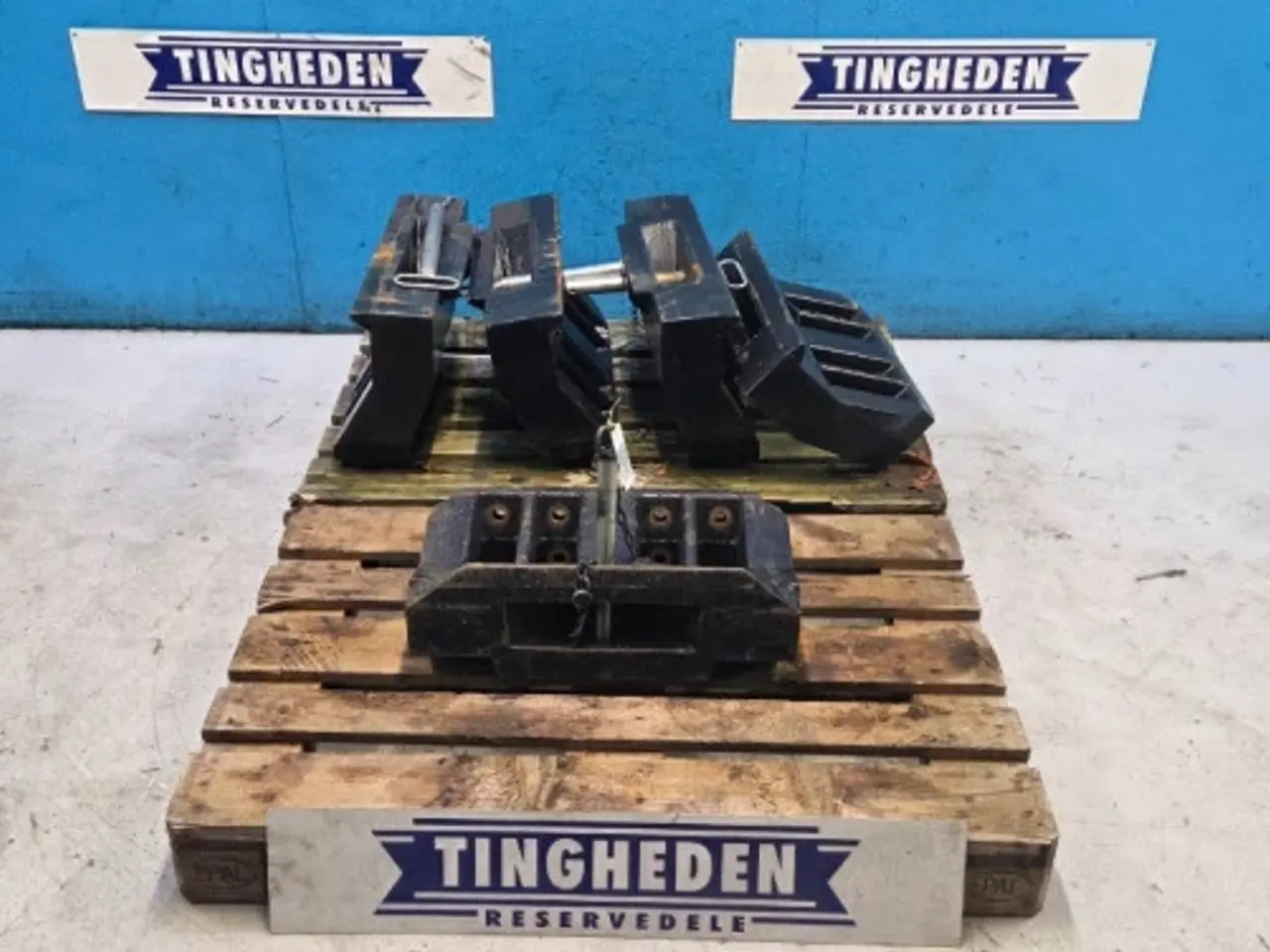 Billede 1 - Case Maxxum 145 Frontvægt Holder 82031499 (5 Stk)