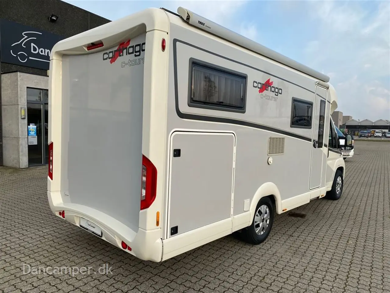 Billede 4 - 2016 - Carthago c-tourer T143 LE Luksus camper - med enkeltsenge og automatgear.