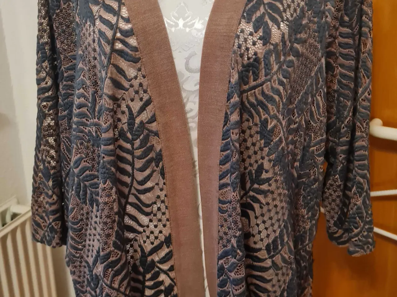 Billede 1 - Zizzi Grøn cardigan str M 46-48