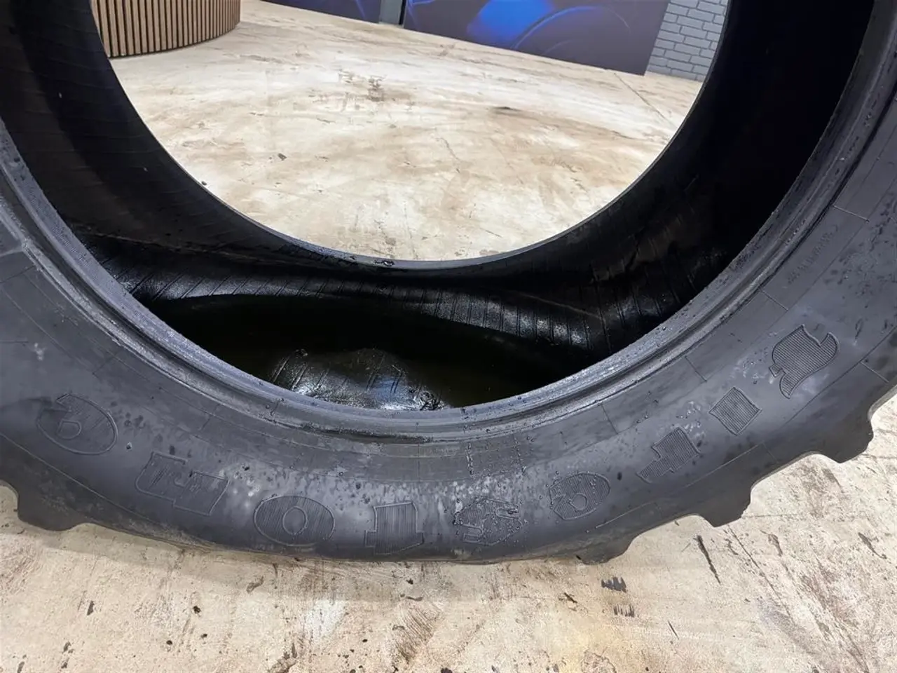 Billede 2 - Firestone 650/65R42