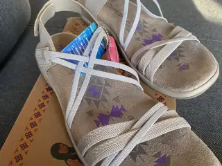 Sandal, Skechers memory foam