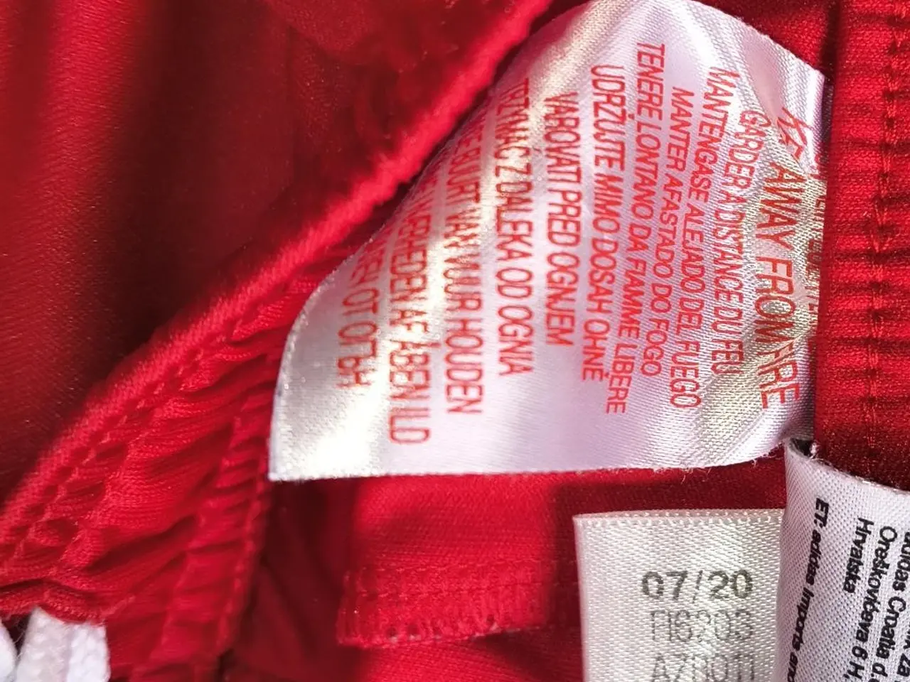 Billede 3 - FC BAYERN SHORTS, STR. 9-10 ÅR, SOM NYE