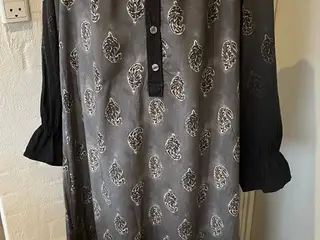 Kjole str. L/XL fra Marta