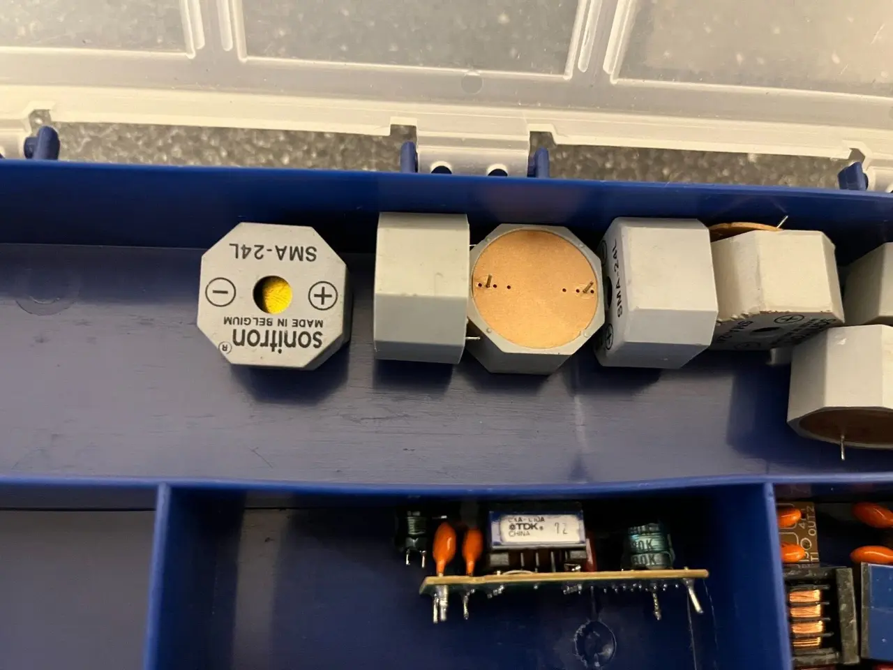 Billede 14 - Double-Sided Organizer Box med blandet Capacitors,
