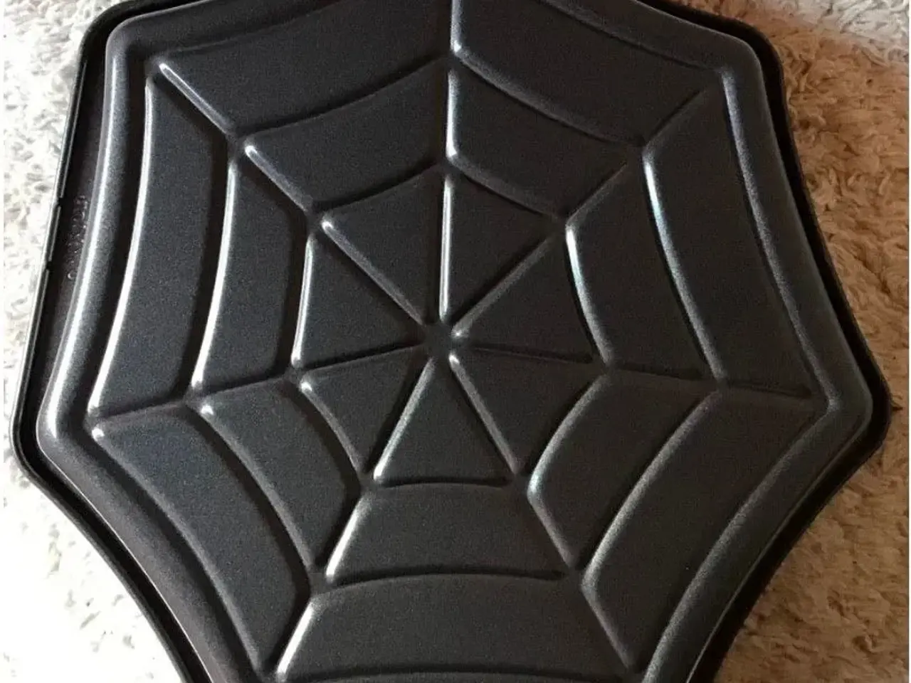Billede 3 - Halloween bageform spindelvæv