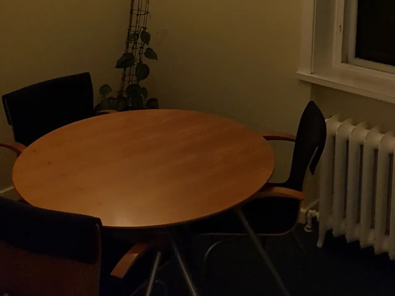 Billede 4 - Spisebord af mærket Four Design