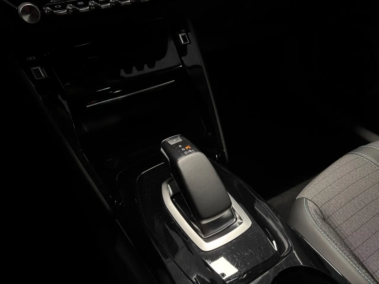 Billede 15 - Peugeot e-2008 50 Allure Limited