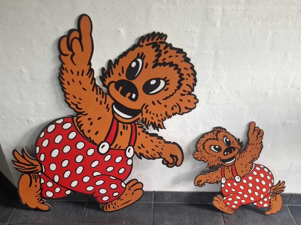 Billede 1 - Rasmus Klump papfigurer – 100 cm + 50 cm
