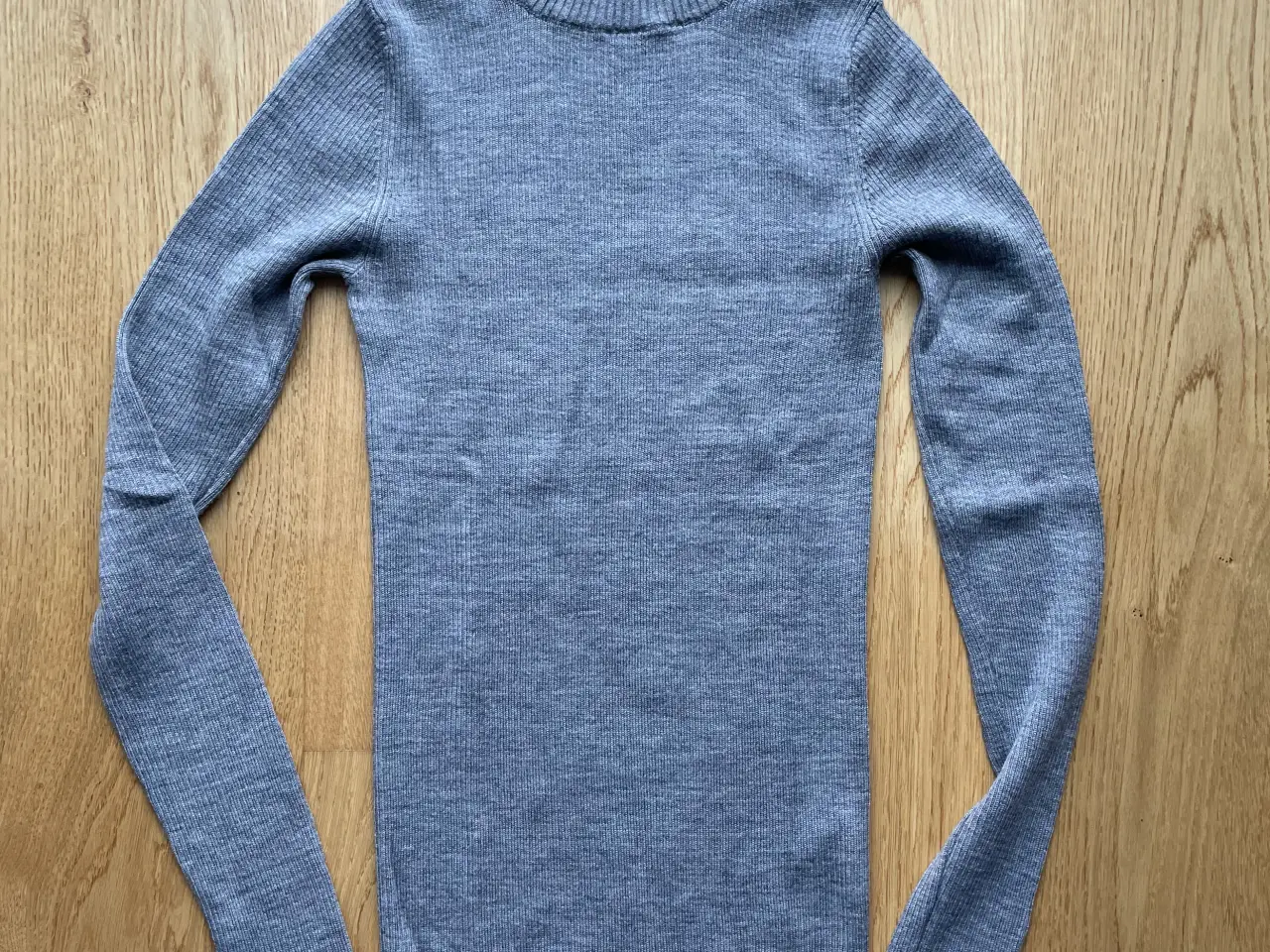 Billede 1 - Muji uldbluse grå