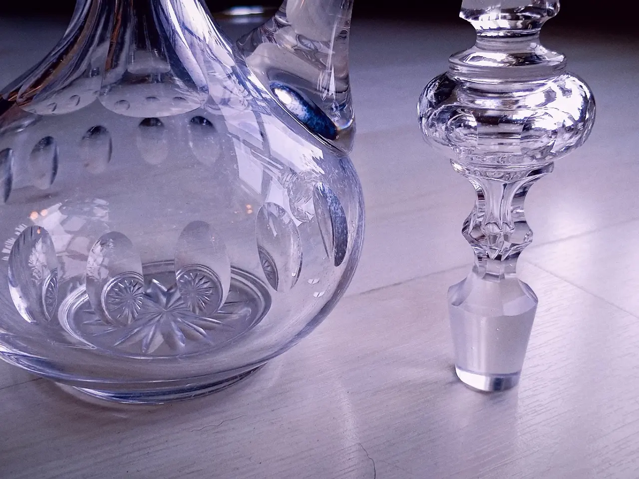 Billede 14 - Karaffel i slebet glas. Højde 33 cm