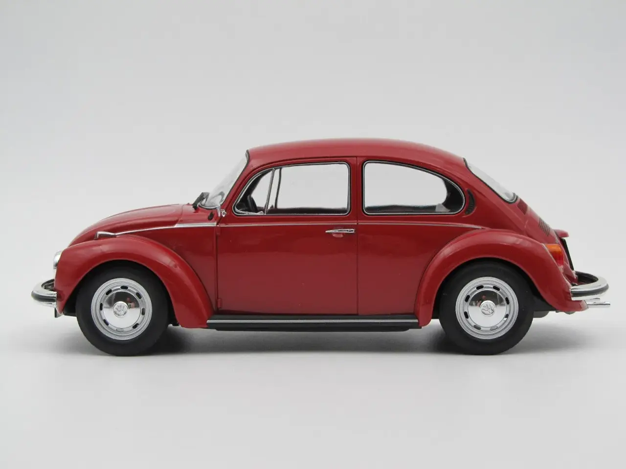 Billede 4 - 1973 VW Bobbel 1303 detaljeret samler model 1:18