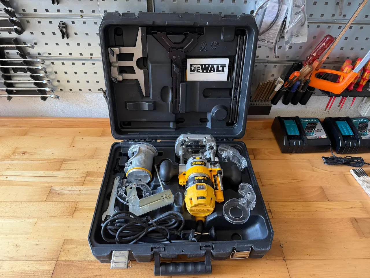Billede 4 - Overfræser Dewalt D26204k