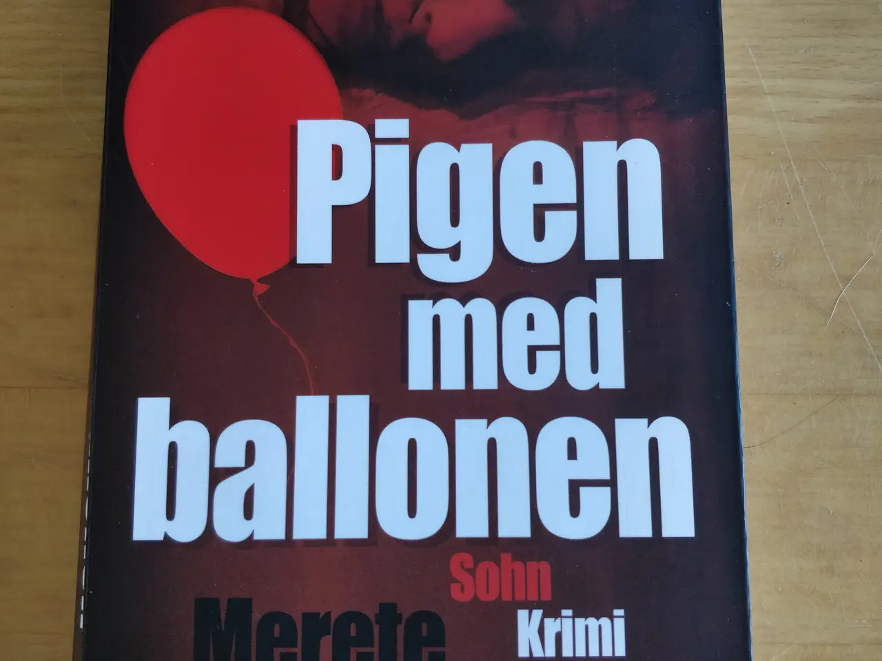 Billede 1 - Pigen med ballonen, Merete Junker