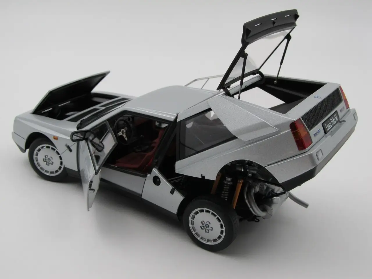 Billede 4 - 1985 Lancia Delta S4 1:18 - AUTOart