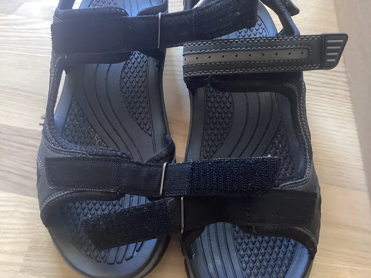 Billede 1 - Nye sandaler str. 45