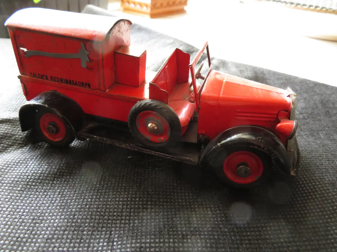 Billede 1 - Tekno Blikbiler. 6 stk. + reservedele.