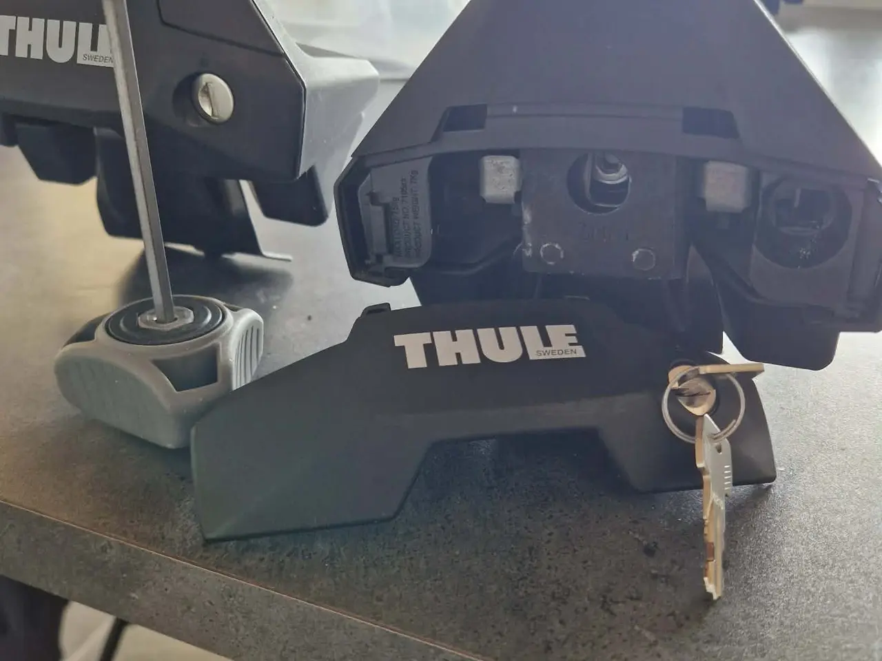 Billede 10 - Thule tagboks med tagbøjler