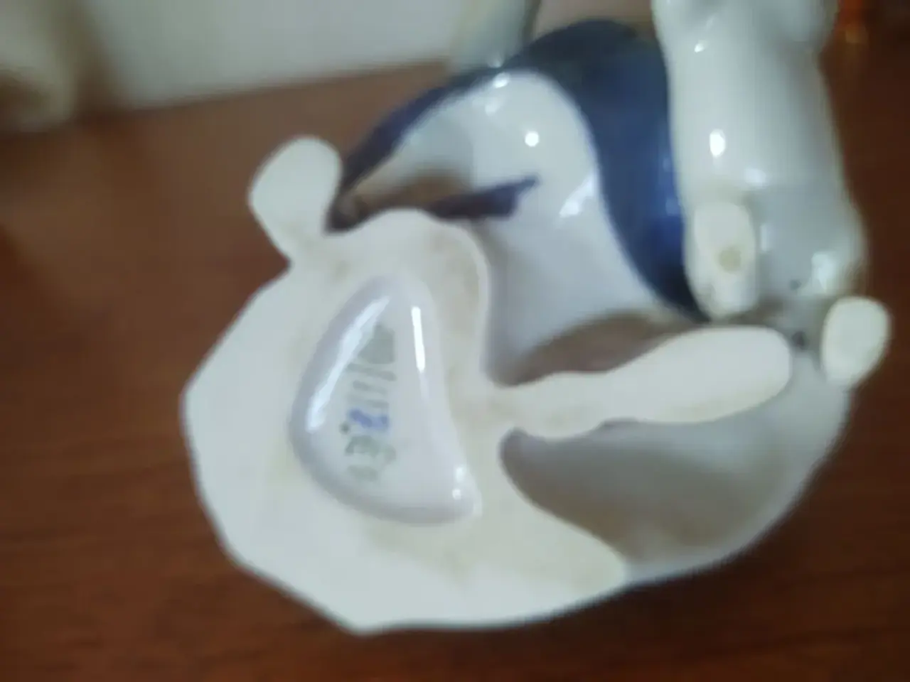 Billede 3 - Fin Kongelig Porcelæns figur pige med katten 