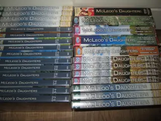 BYD. MCLEOD`S DAUGHTERS. Serie.
