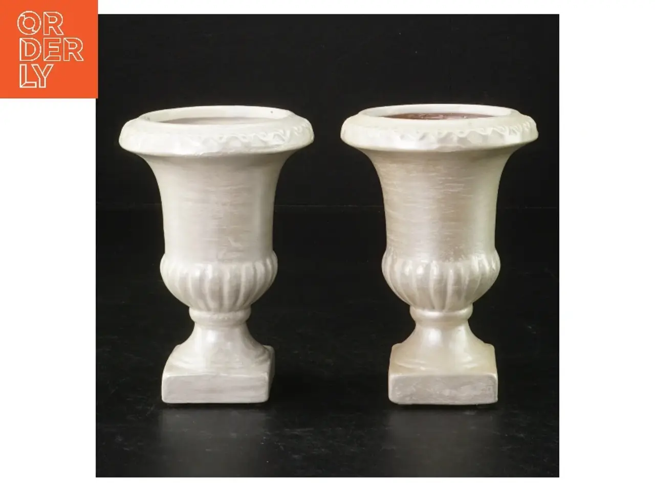 Billede 1 - Små beige krukker/lysestager (str. H. 11,5 cm)