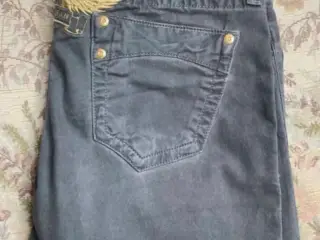 Robins Jean model Marilyn str 28