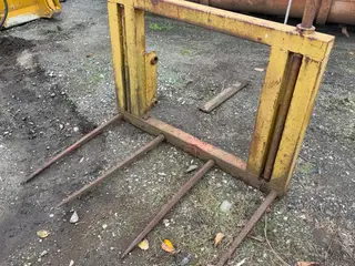 - - - 100 Cm spyd