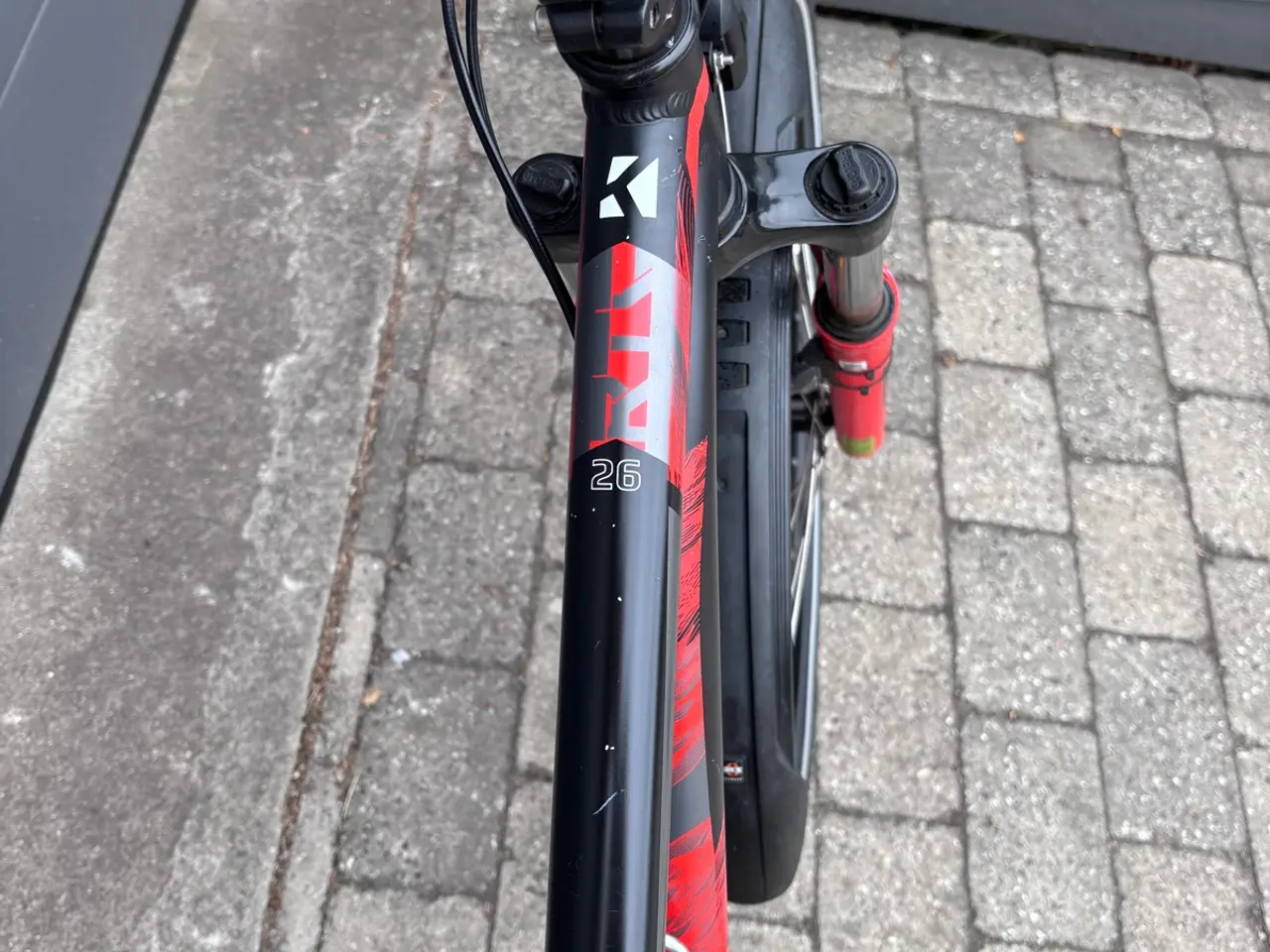 Billede 8 - Sort og rød mountainbike 26”
