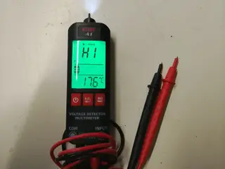 Multimeter Digital og Spændingsdetektor