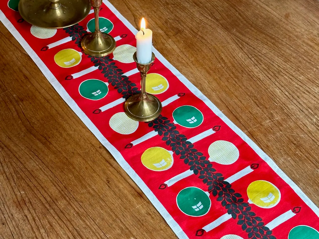 Billede 1 - Retro bordløber m julekugler, 133 x 20 cm
