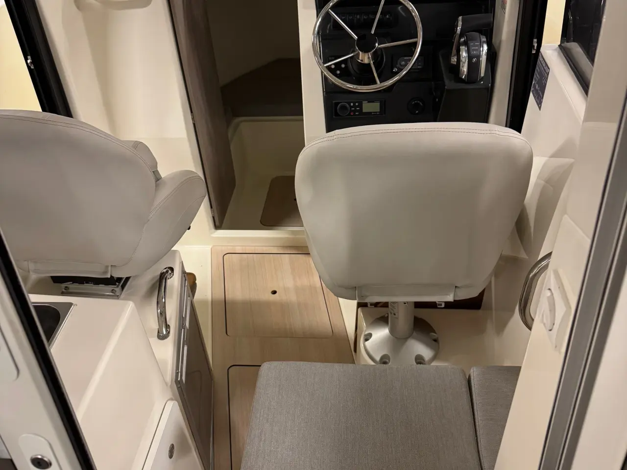 Billede 39 - Captur 705 Pilothouse med 225 hk Mercury-EFI DS 3,4L V6 XL - alt i udstyr.