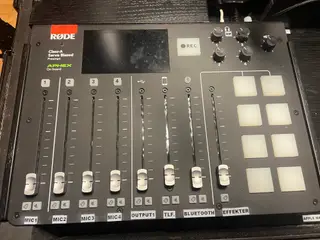 Mixer. Rode Rodecaster Pro mixer. Podcast Mixer