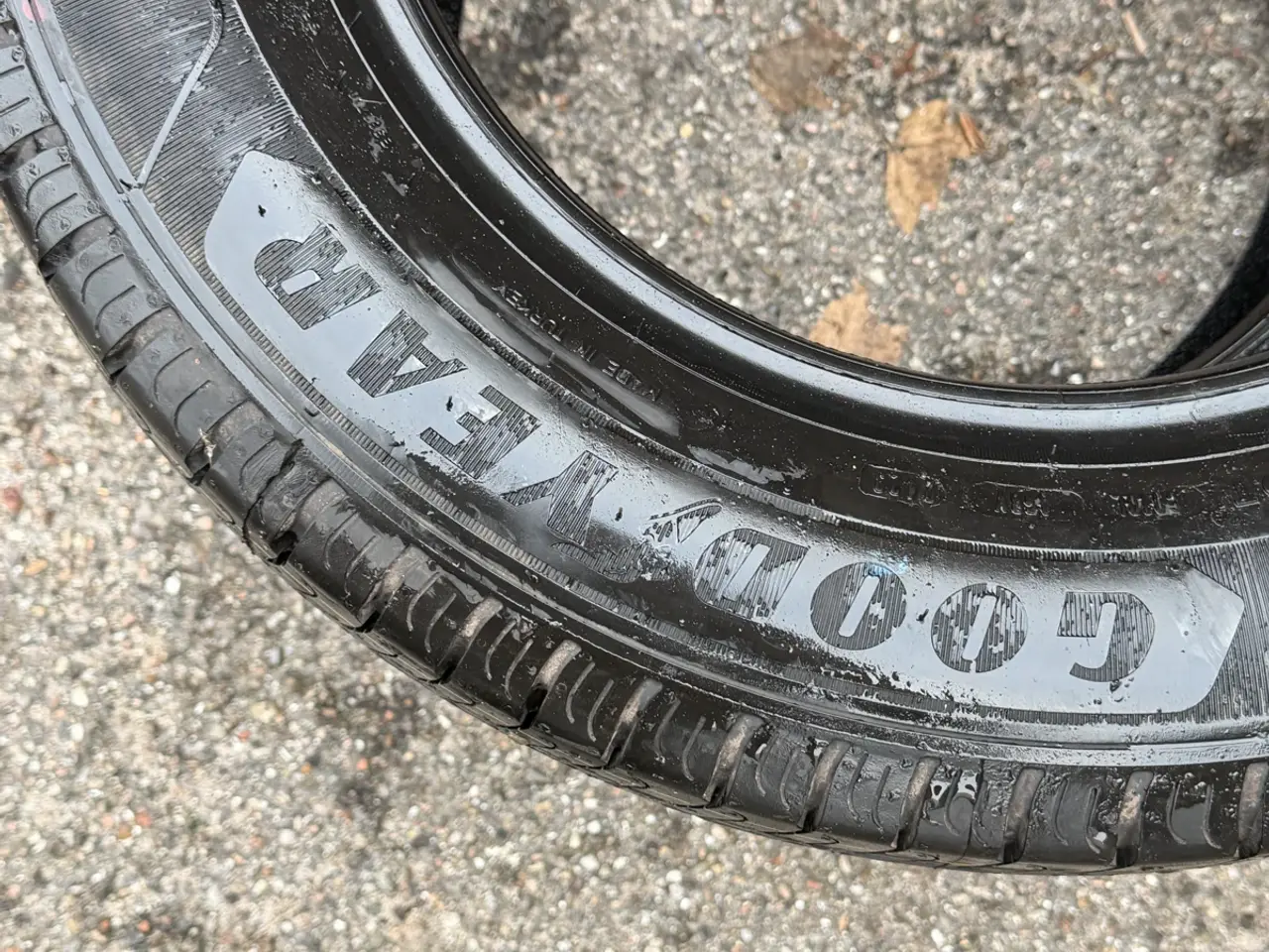 Billede 3 - Dæk til varebil. 215/65R16C