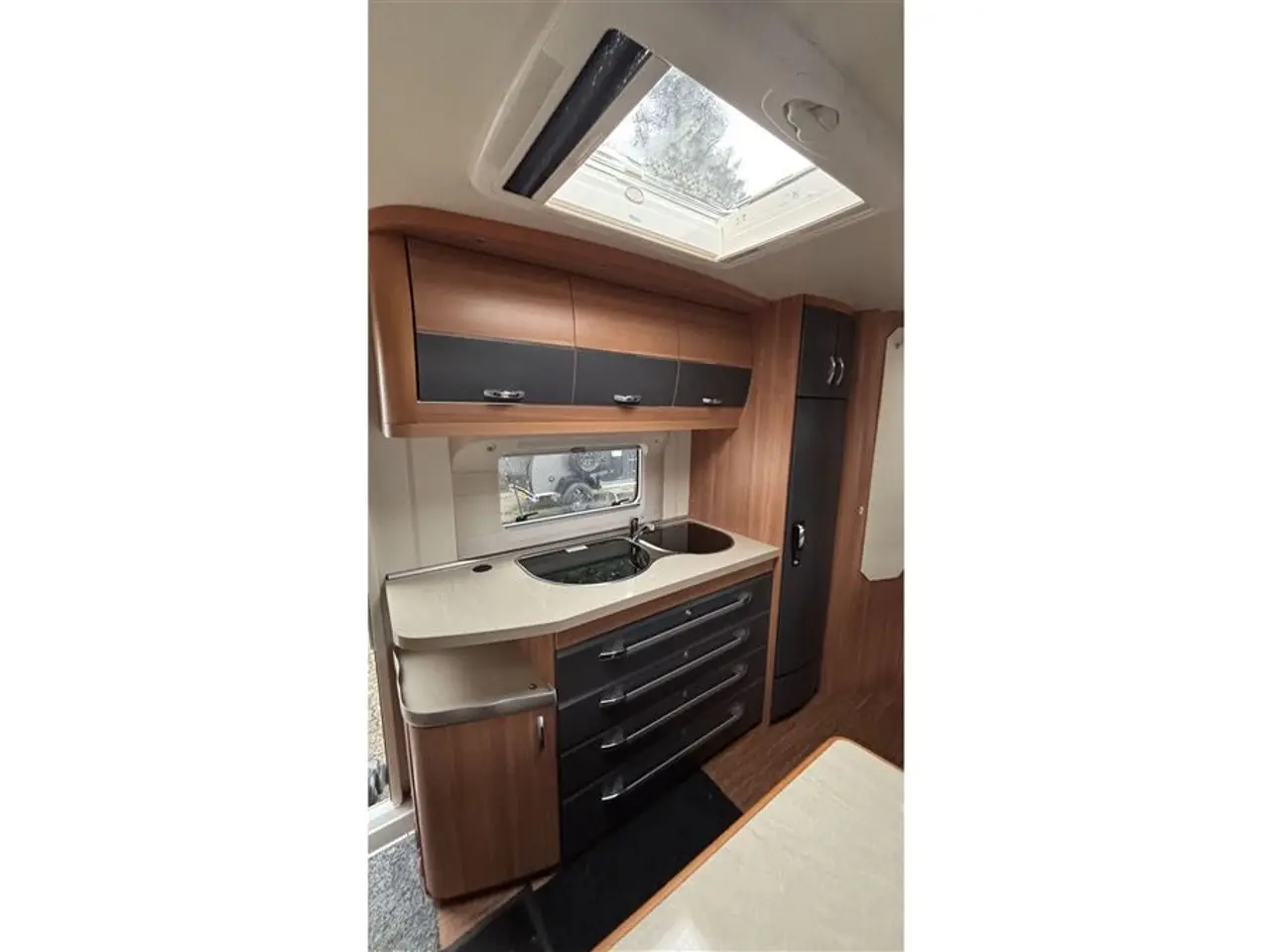 Billede 12 - 2013 - Hobby De Luxe 545 KMF   Pæn og velholdt campingvogn
