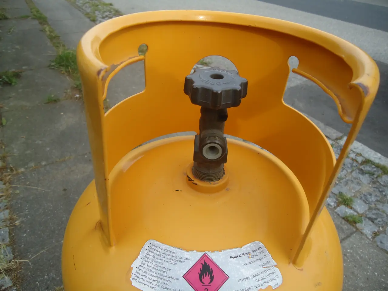 Billede 2 - Gasflaske MED  gas - 17 / 22 kg []