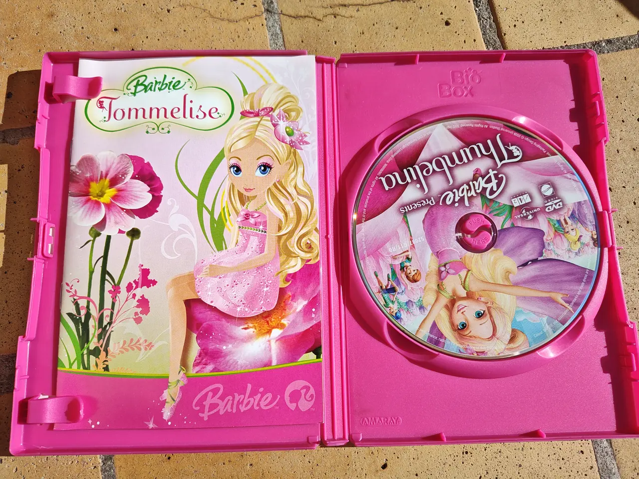 Billede 2 - Barbie Tommelise DVD