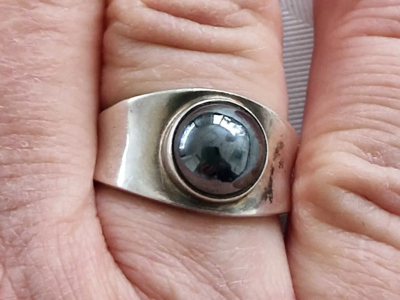 Billede 4 - Vintage Georg Jensen sølv ring med hæmatit/blodste